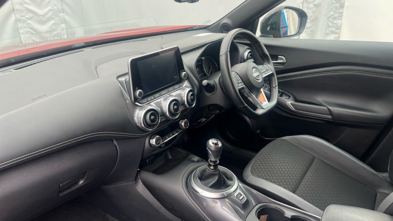 Nissan Juke 1.0 DiG-T 114 N-Connecta 5dr Petrol Hatchback